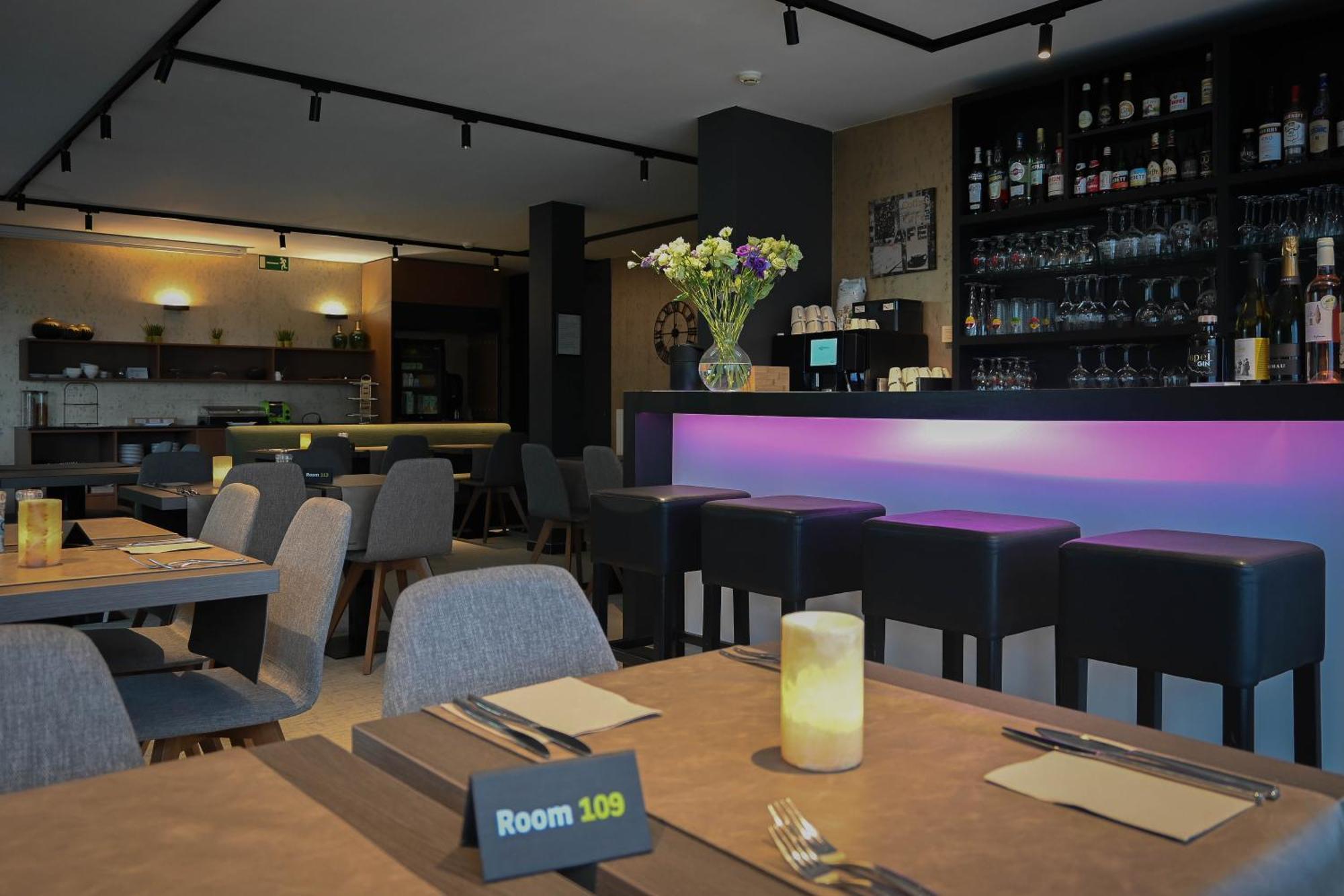 Hotel Essenza Puurs Εξωτερικό φωτογραφία