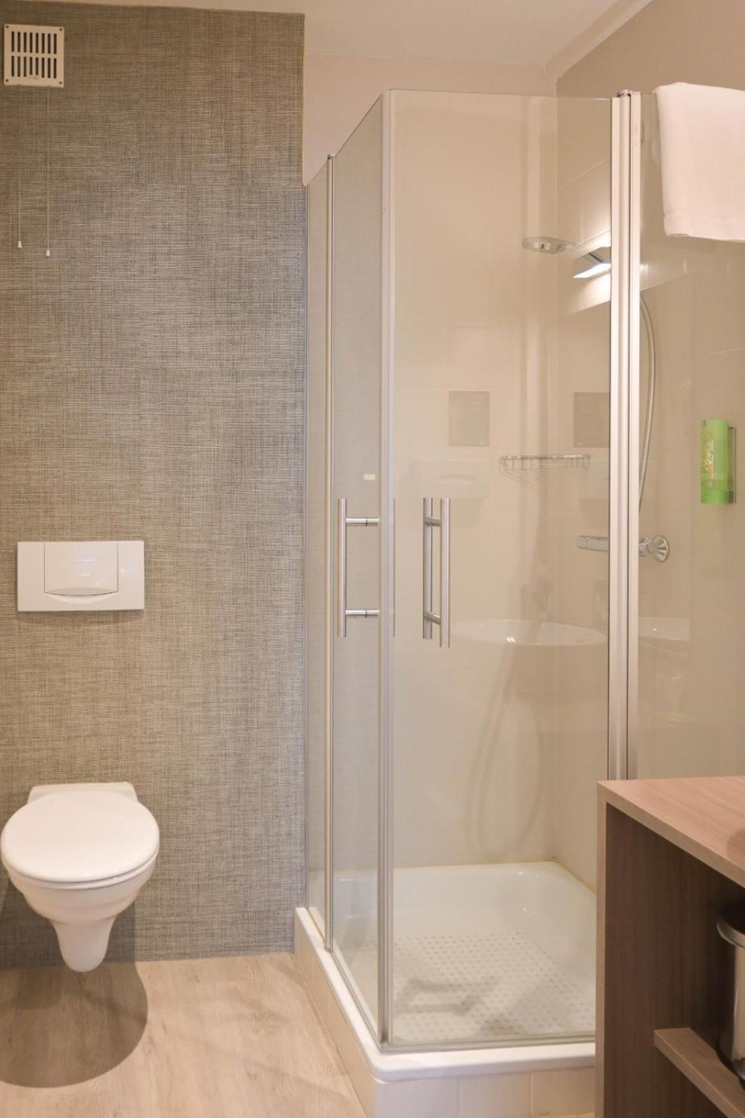 Hotel Essenza Puurs Εξωτερικό φωτογραφία