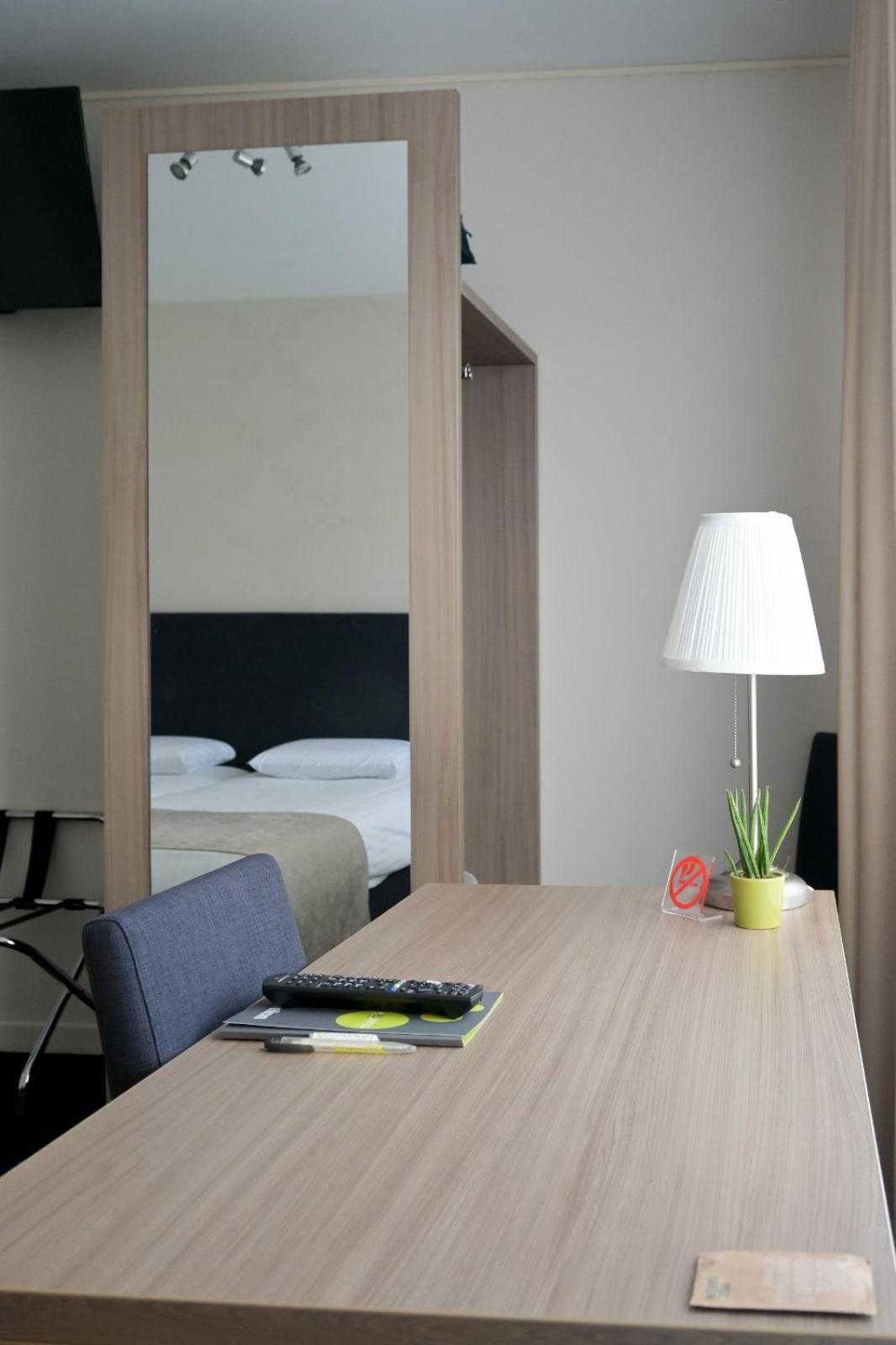 Hotel Essenza Puurs Εξωτερικό φωτογραφία